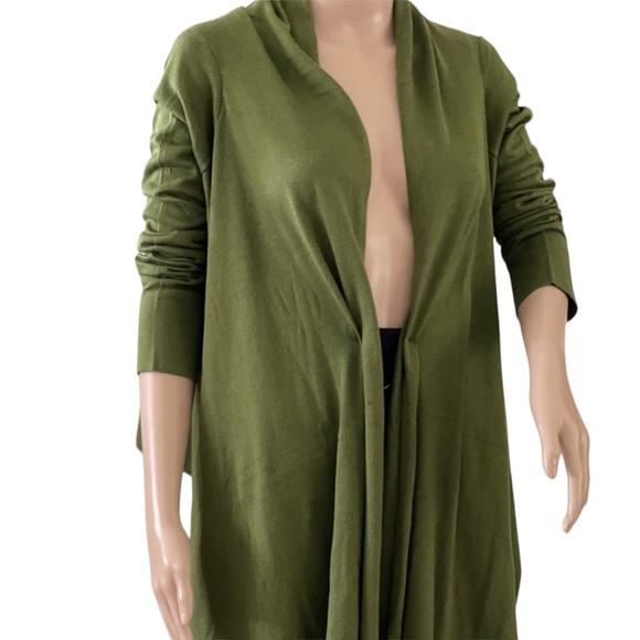 BCBGMaxAzria  SILK 88% with 12% Wool, Draped Cardigan   Size XS/S,runs big - Picture 5 of 9
